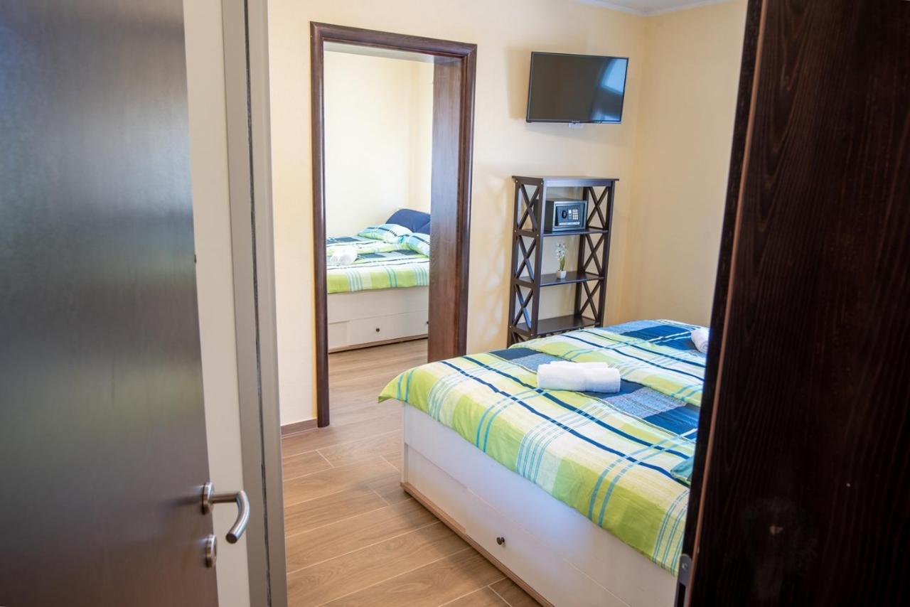 Via Flavia With Common Pool Hotell Labinci Rom bilde